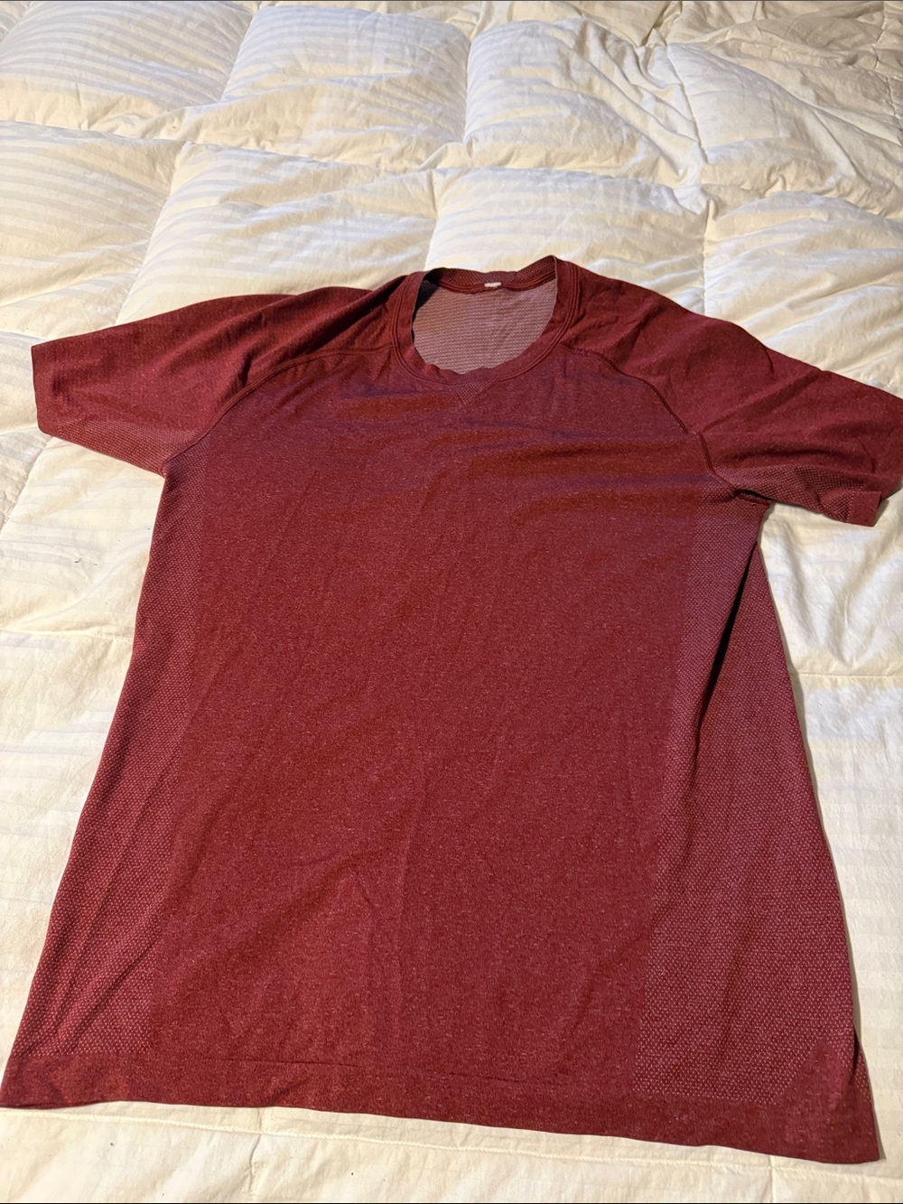 Lululemon Maroon Performance Crew Neck Shirt medium